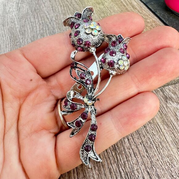 Vintage Jewelry Silver Tone Flower Brooch Floral Pin Purple Rhinestones - Picture 1 of 6